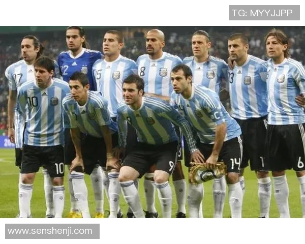 全球足球历史100大传奇球星盘点与精彩回顾